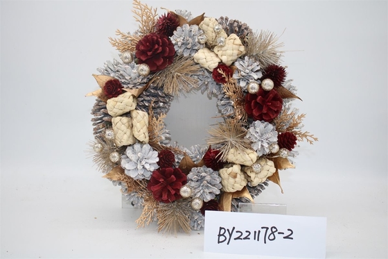 Wholesale Artificial Christmas Door Decoration Supplies Nature Pine Cone Large Christmas Wreath Garland Decor