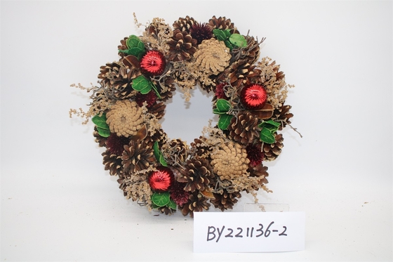 Wholesale Artificial Christmas Door Decoration Supplies Nature Pine Cone Large Christmas Wreath Garland Decor