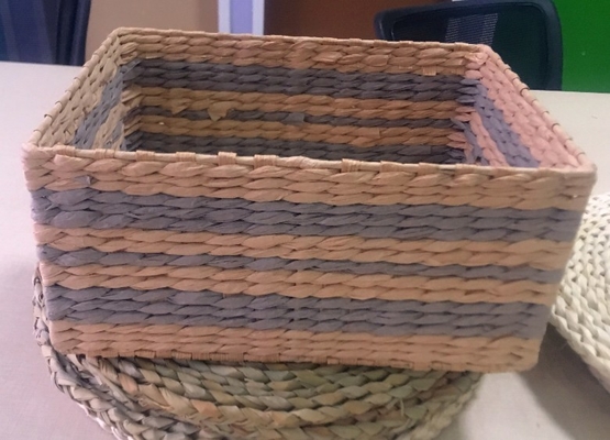 Hot sale eco-friendly waterhyacinth handmade woven water hyacinth cabinet straw storage basket hamper