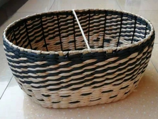 Hot sale eco-friendly waterhyacinth handmade woven water hyacinth cabinet straw storage basket hamper