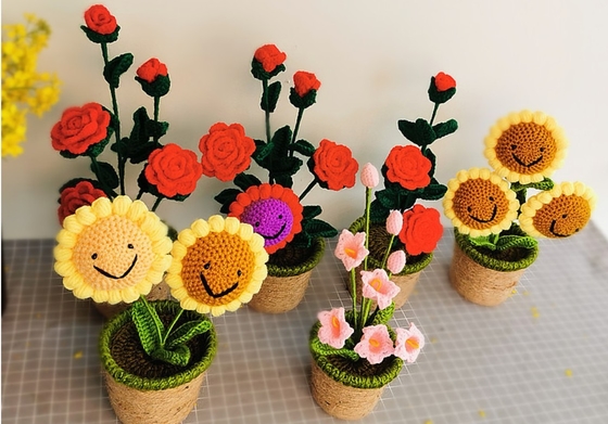 New Creative Luxury Handmade Crochet Knitting Plants Flowers Handicraft Home Decorations Crochet Flower